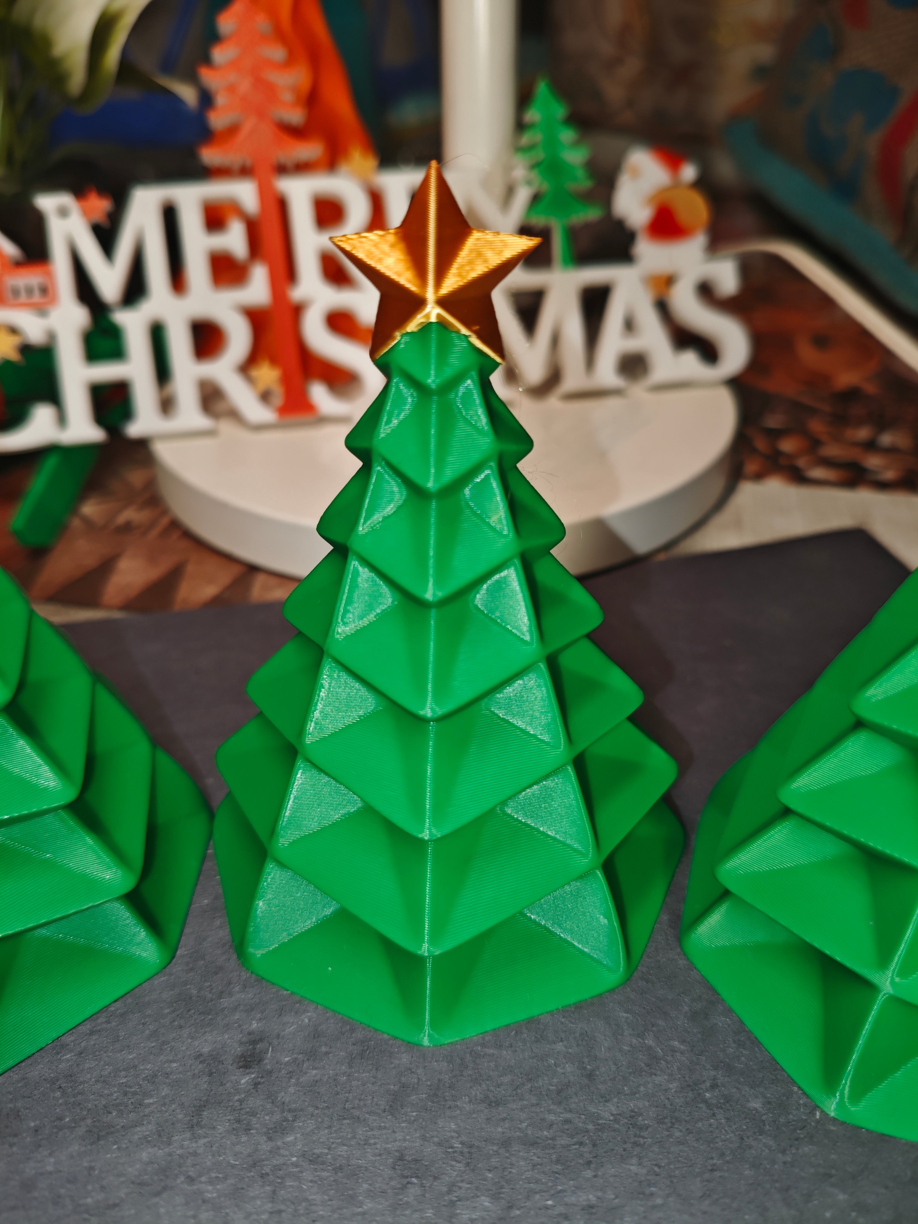 The Polygon Tree – Green & Gold Minimalist Decor (Set of 2)